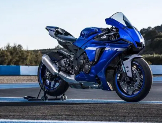 Јамаха издава 2025 R1 и R1M, со спојлери на јаглеродни влакна, надградени амортизери и сопирачки